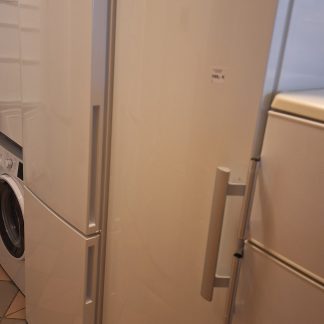 Gefrierschrank Electrolux NoFrost aEK:A+ 280L 185cm + Garantie